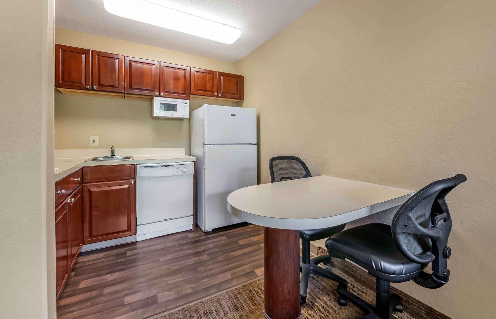 Extended Stay America Select Suites - Austin - Northwest - Research Park Екстериор снимка